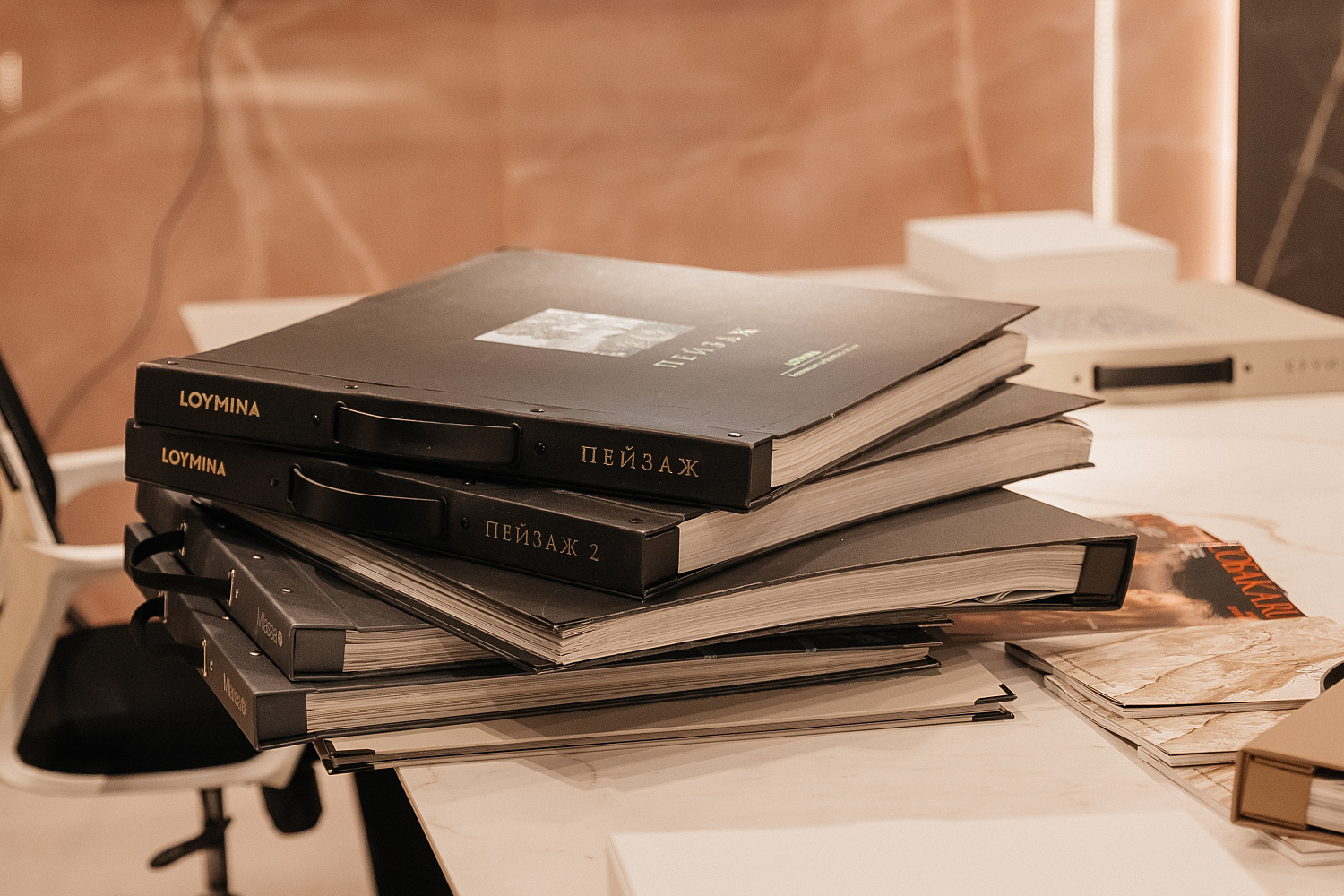 Презентация обойных новинок 2025 года от LOYMINA GROUP