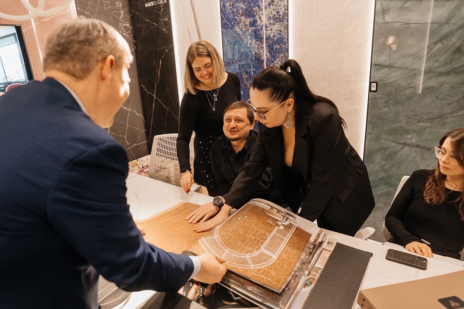 Презентация обойных новинок 2025 года от LOYMINA GROUP