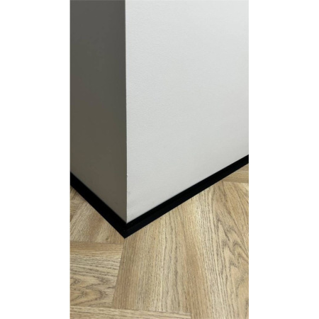 Микроплинтус LACONISTIQ Micro-L угловой Чёрный МУАР RAL9005 (25,8х16,2х5х2450мм) 7 зажимов в комплекте