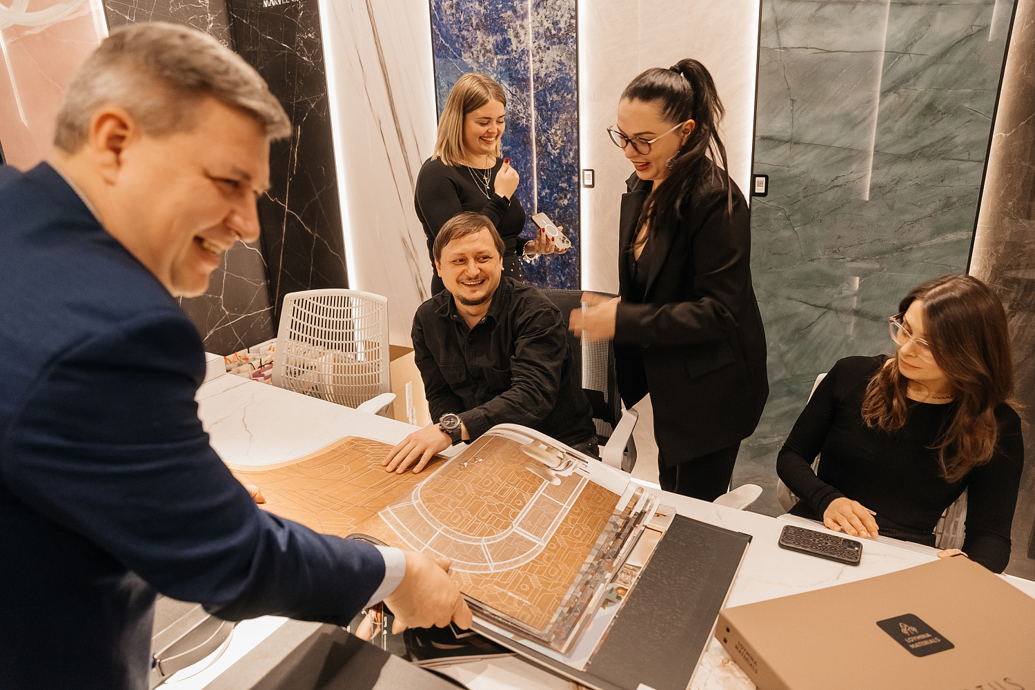 Презентация обойных новинок 2025 года от LOYMINA GROUP