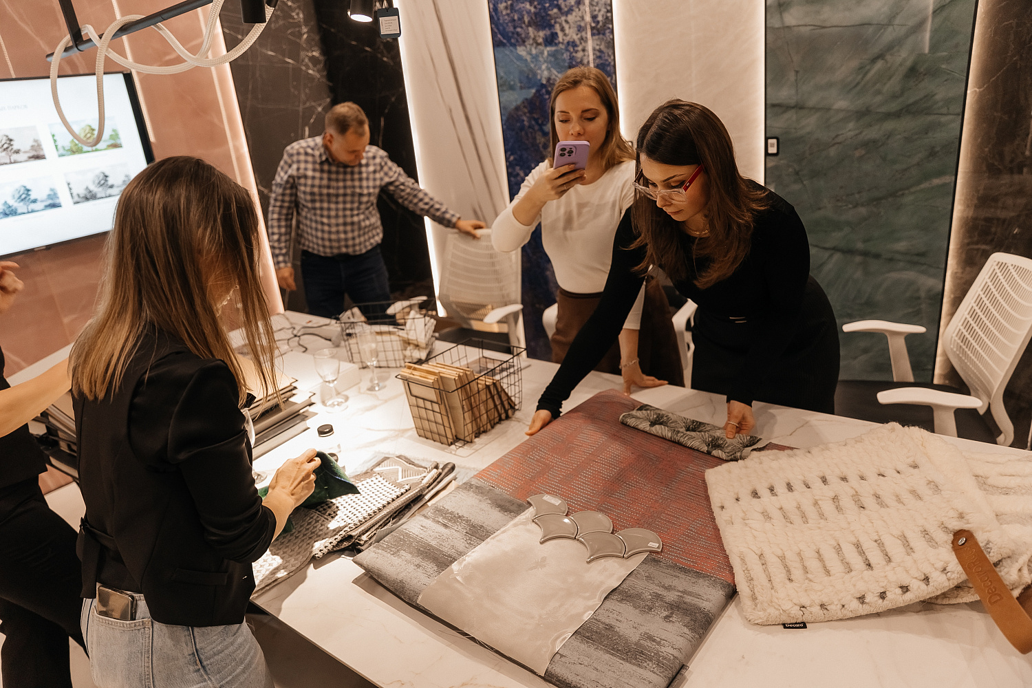 Презентация обойных новинок 2025 года от LOYMINA GROUP