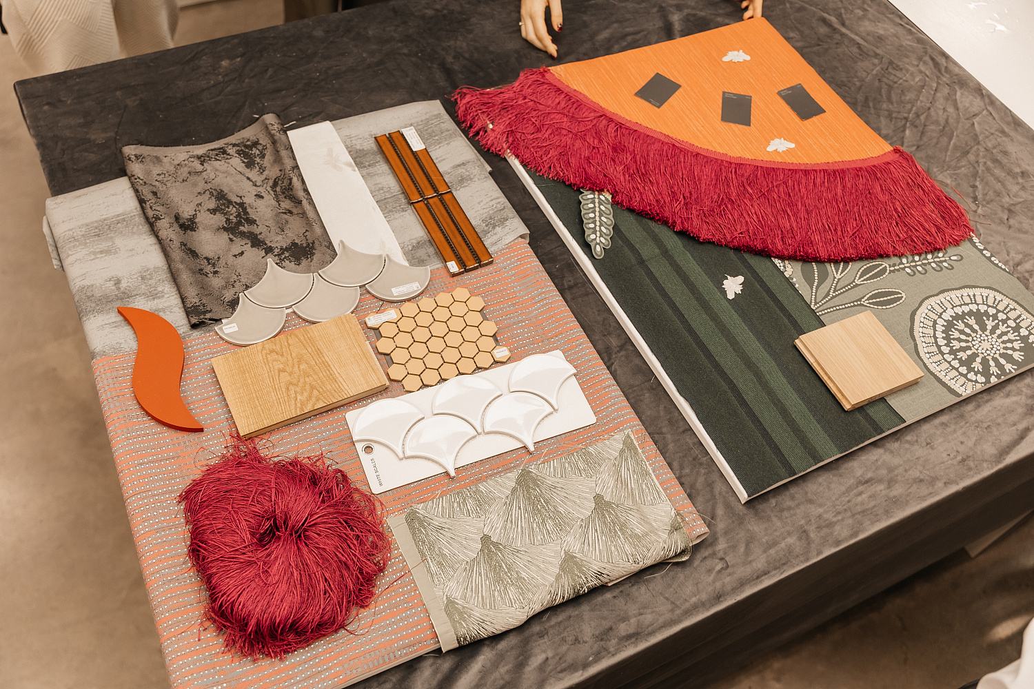 Презентация обойных новинок 2025 года от LOYMINA GROUP