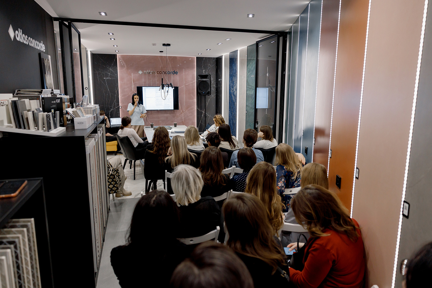 Итальянцы, керамогранит и бизнес: как это было в NEOHOUSE