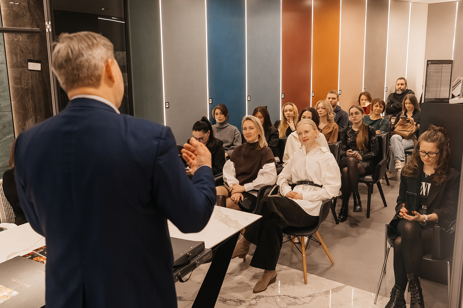 Презентация обойных новинок 2025 года от LOYMINA GROUP