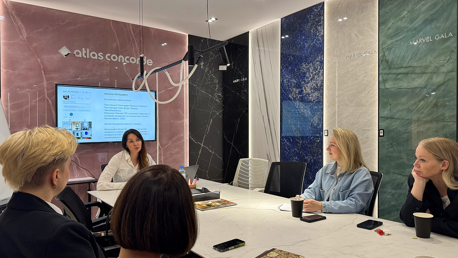 Искренний разговор с Оксаной Рапацевич: семья как сердце интерьера.