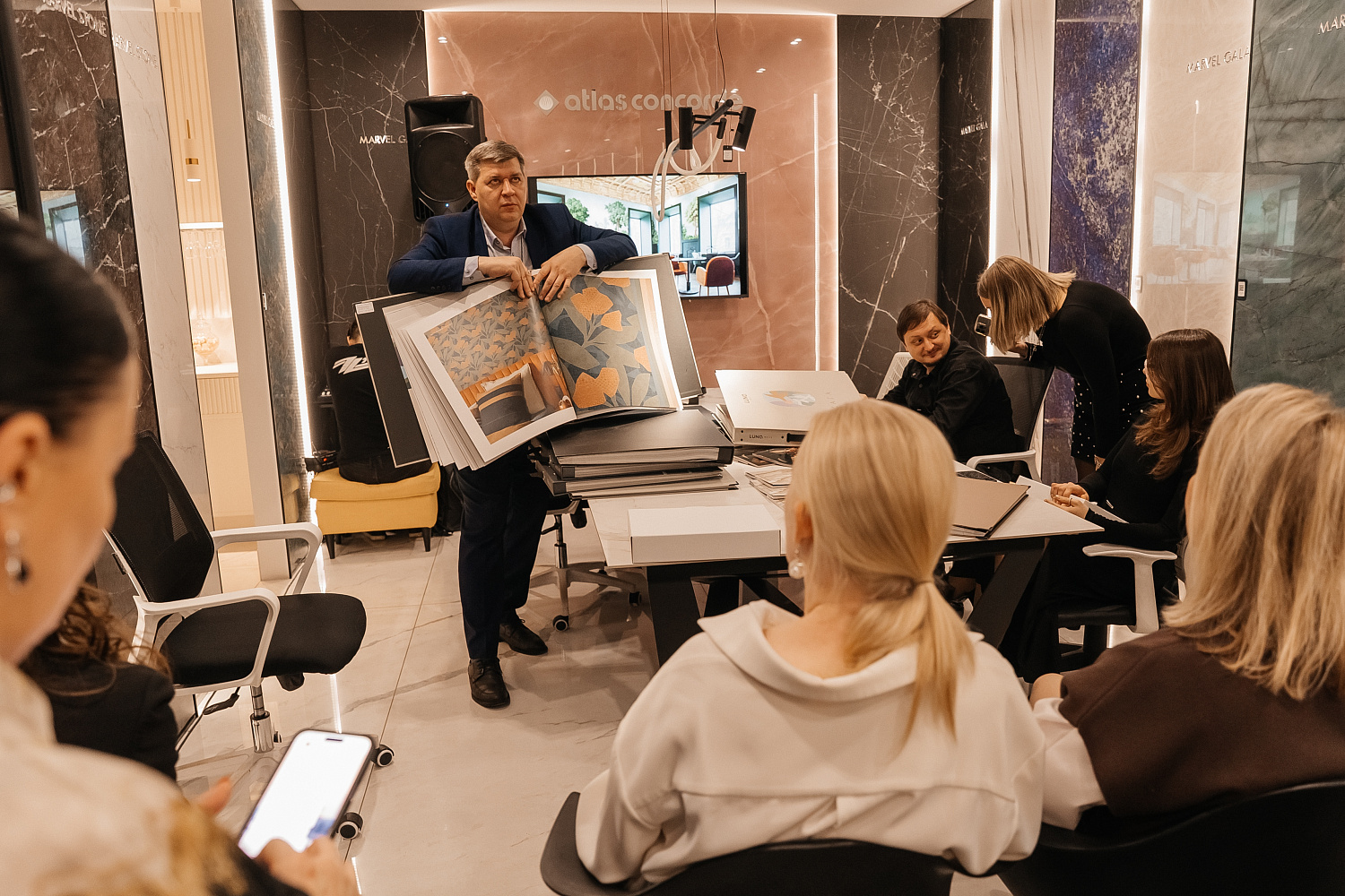 Презентация обойных новинок 2025 года от LOYMINA GROUP