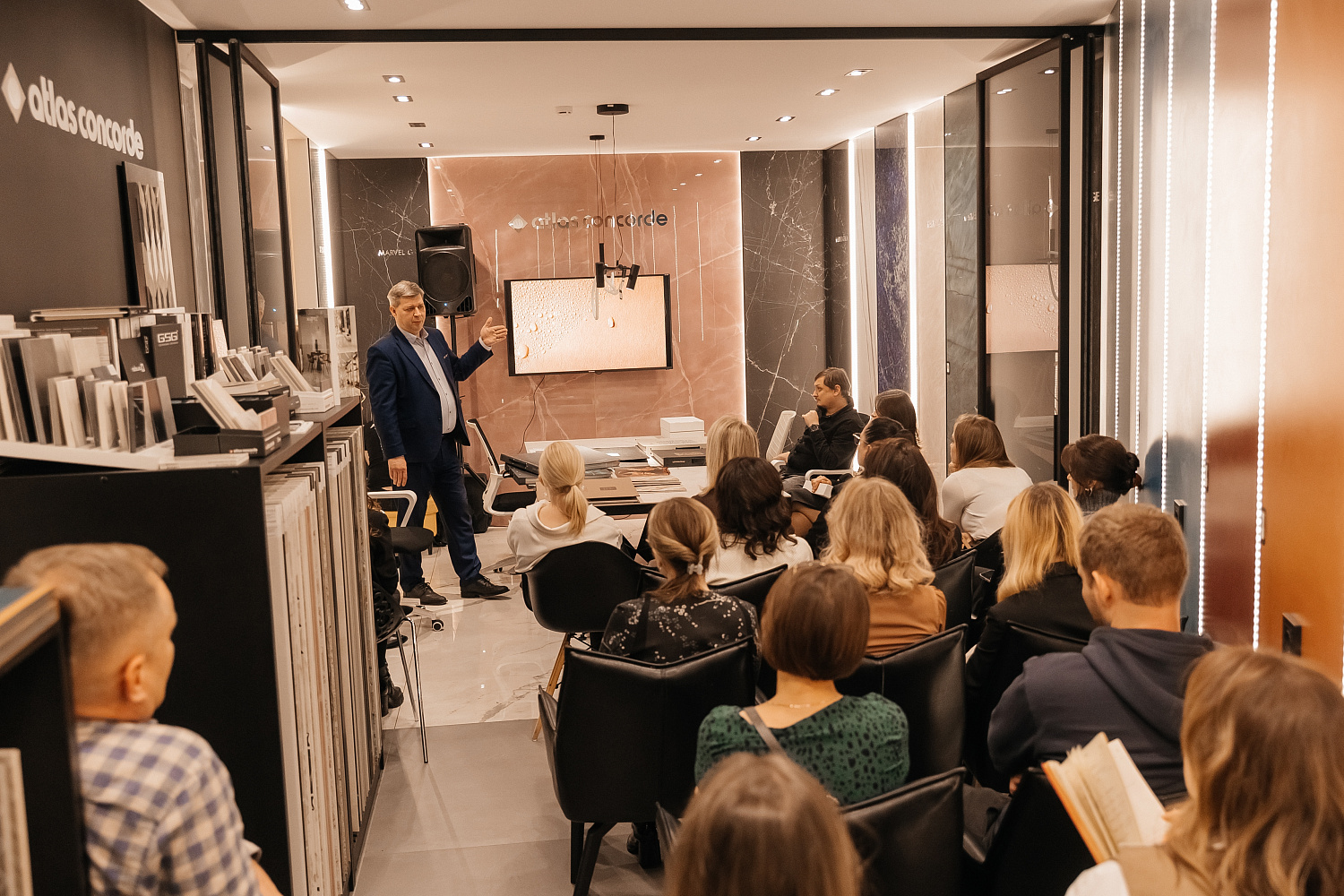 Презентация обойных новинок 2025 года от LOYMINA GROUP