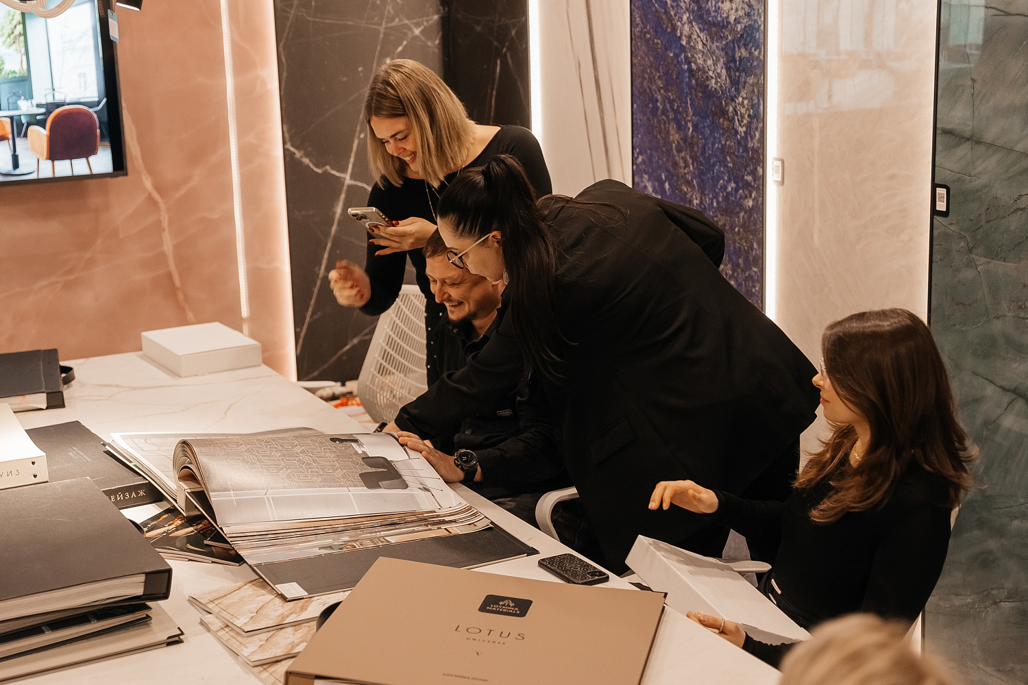 Презентация обойных новинок 2025 года от LOYMINA GROUP