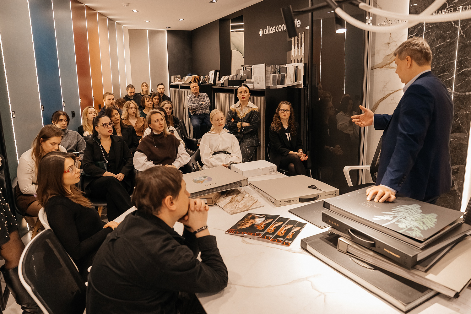 Презентация обойных новинок 2025 года от LOYMINA GROUP