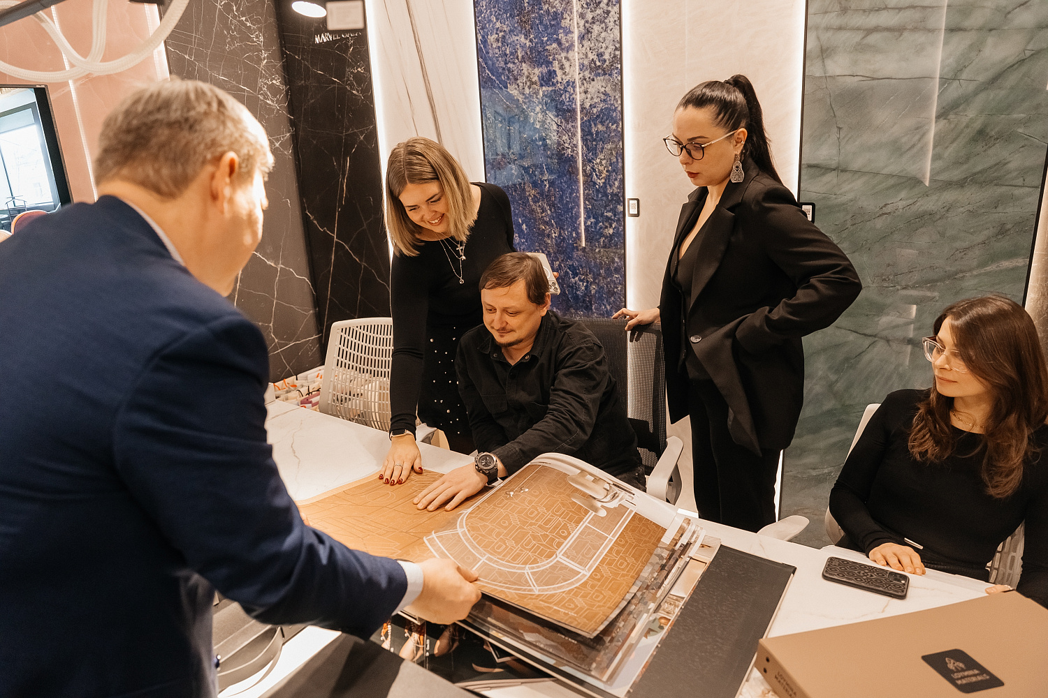 Презентация обойных новинок 2025 года от LOYMINA GROUP